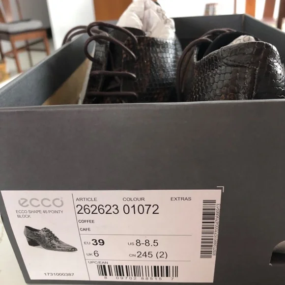 Shoes - Picture 2 of 3